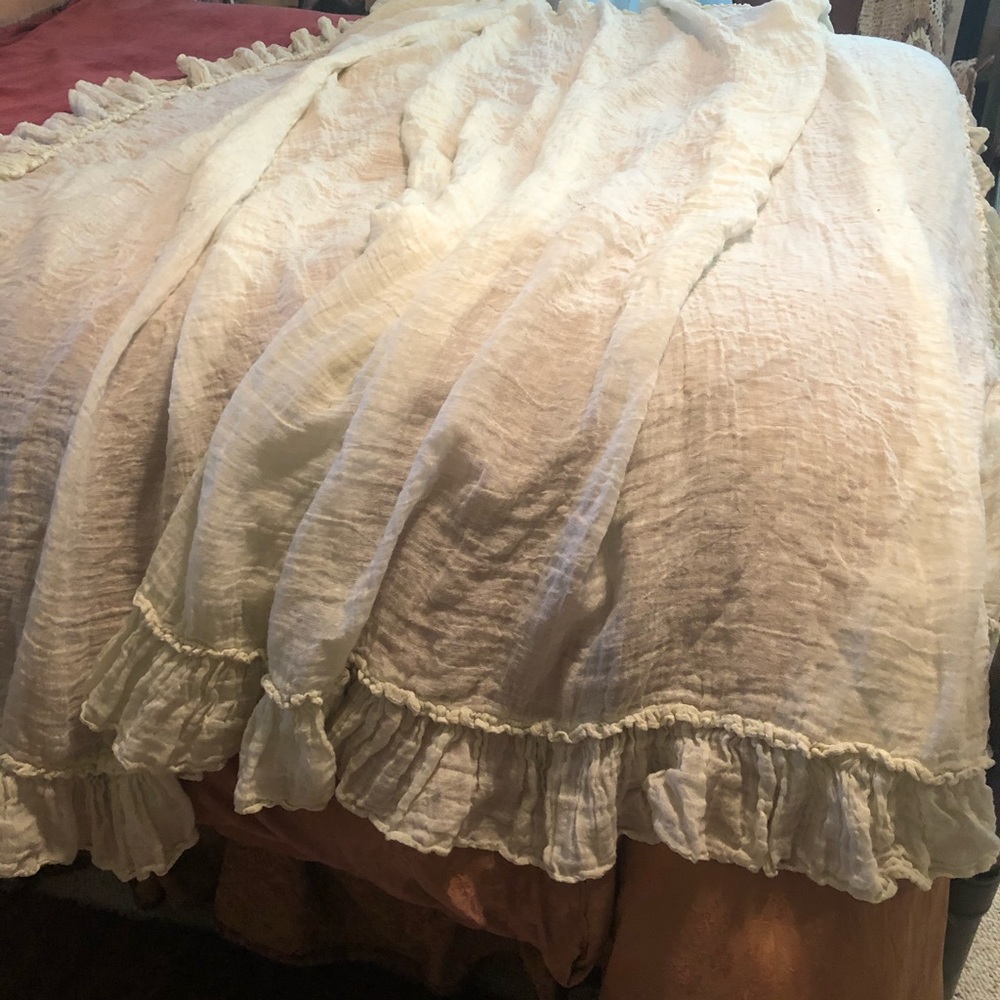 Bella Notte whisper linen bed scarf / throw